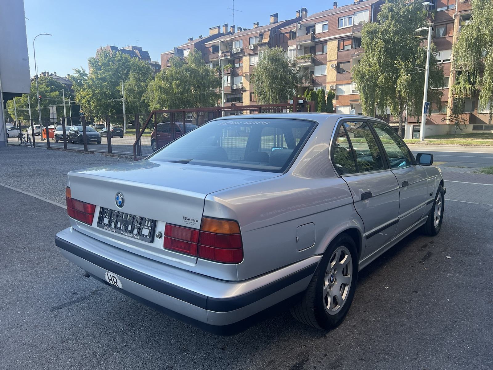 BMW serija 5 525tds***ODLIČNO STANJE-DUGOGODIŠNJI VLASNIK***, fotografija 3