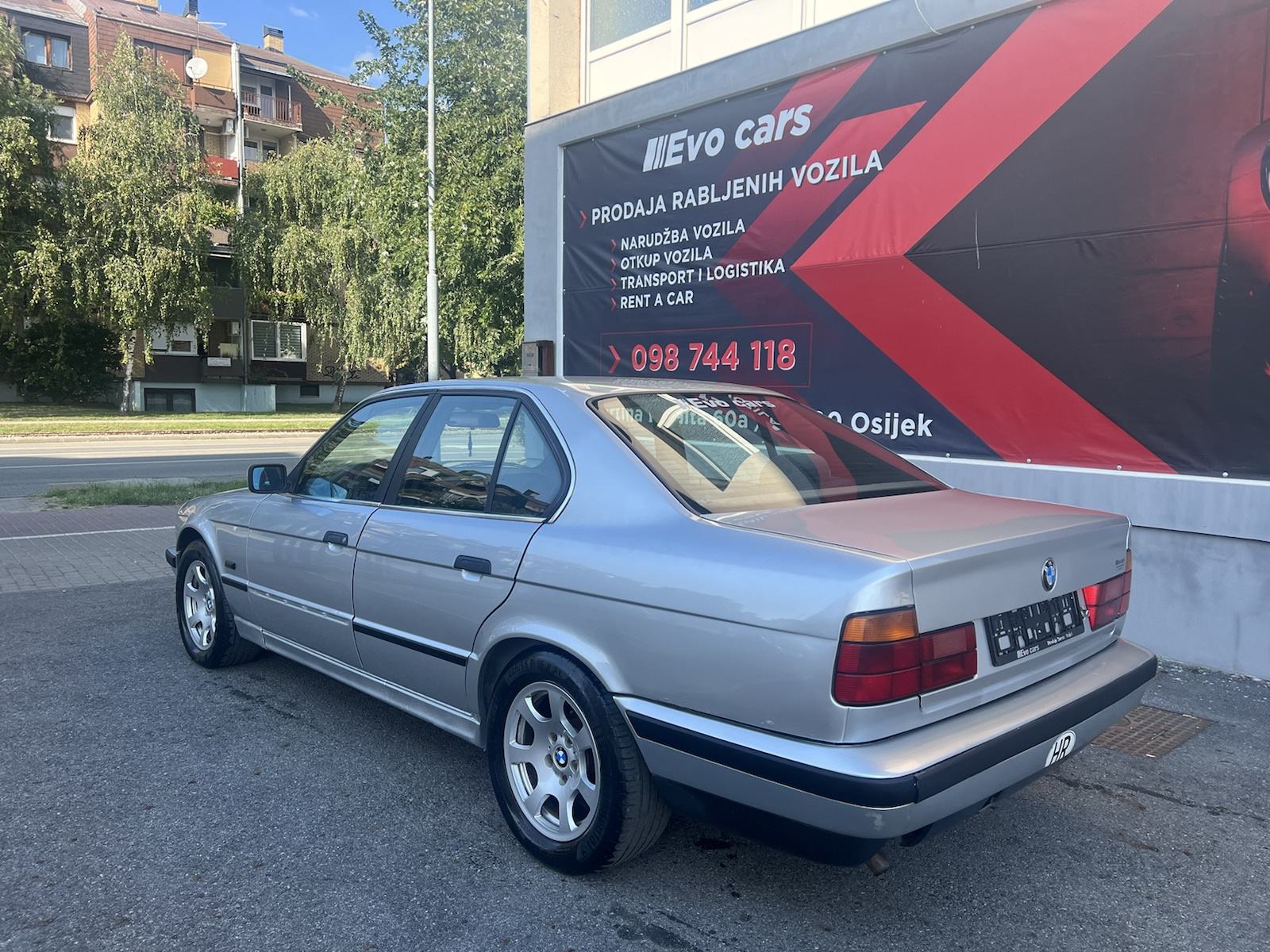 BMW serija 5 525tds***ODLIČNO STANJE-DUGOGODIŠNJI VLASNIK***, fotografija 4