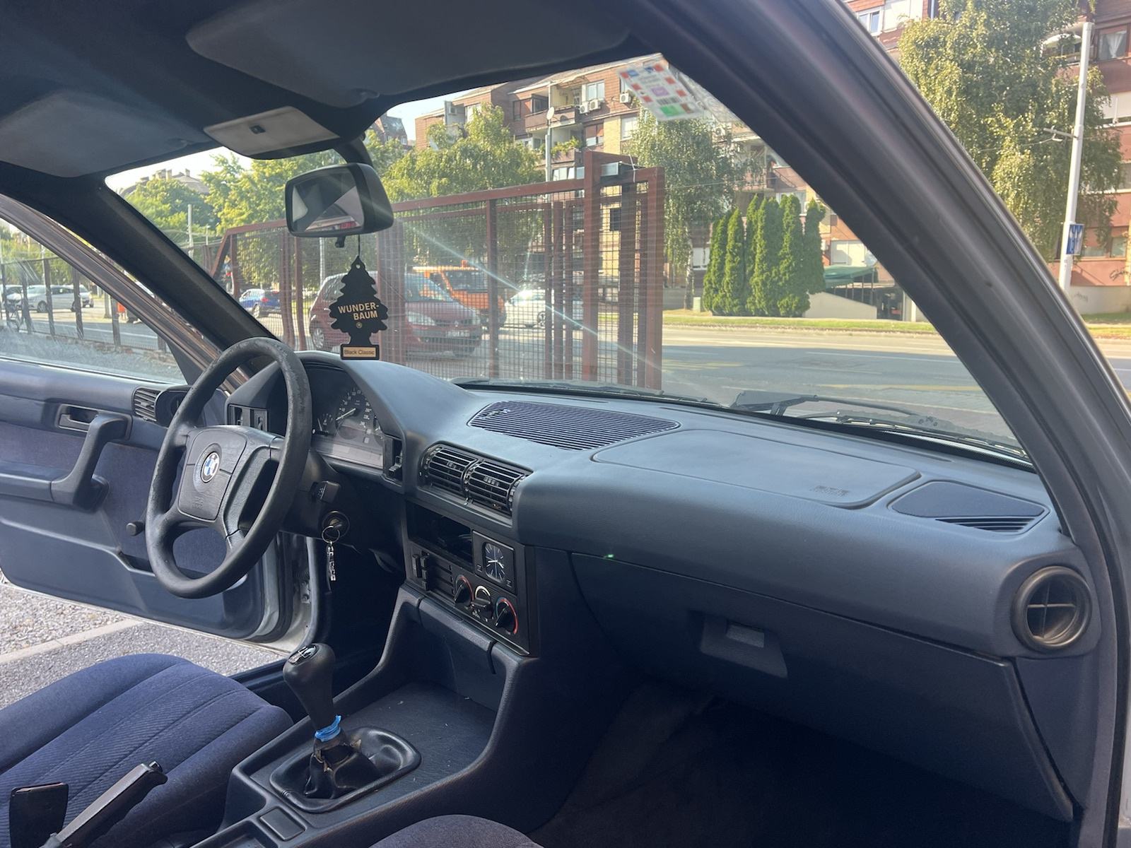 BMW serija 5 525tds***ODLIČNO STANJE-DUGOGODIŠNJI VLASNIK***, fotografija 13