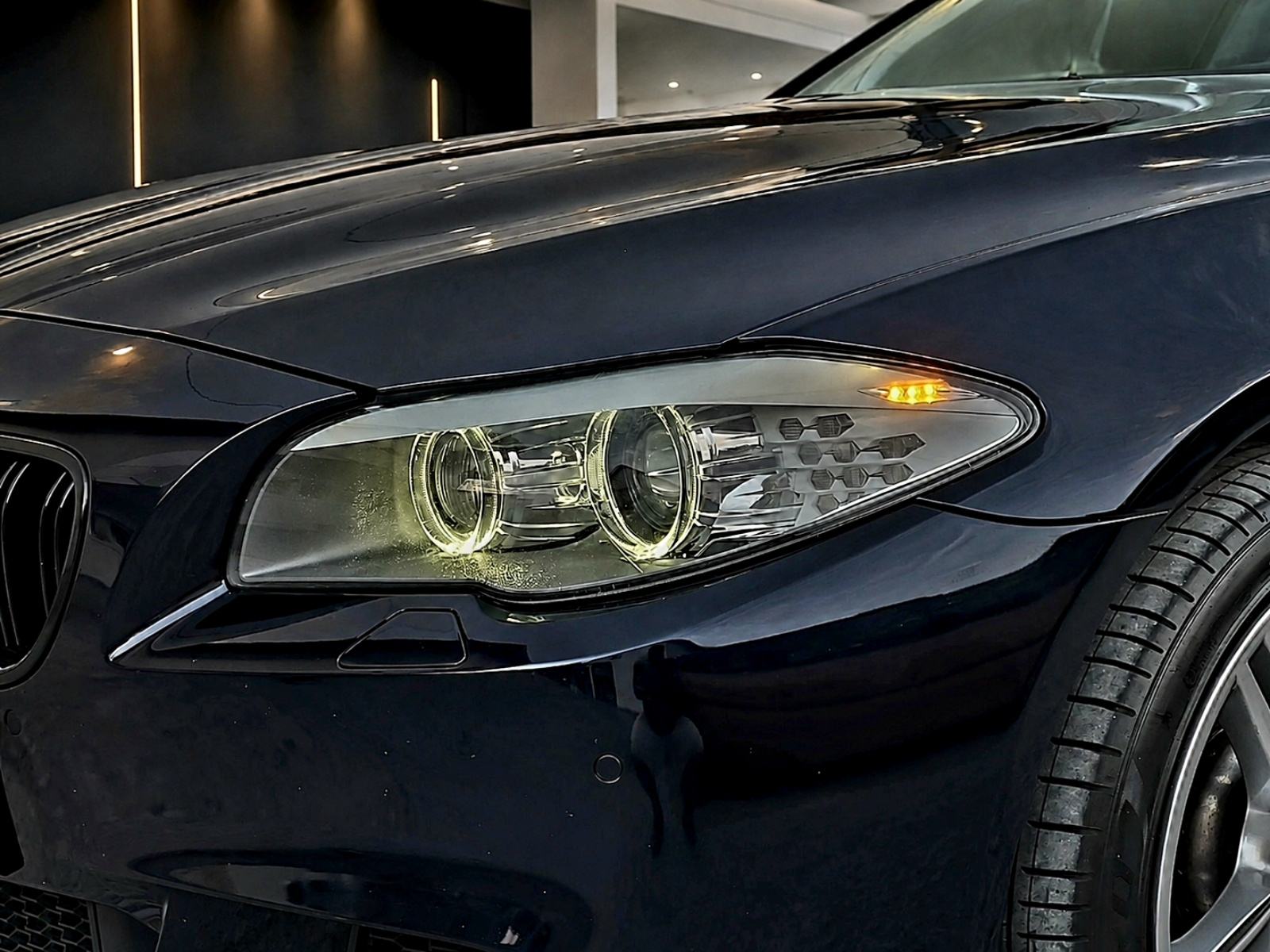 BMW serija 5 525xd ***M-PAKET***AUTOMATIK***VRHUNSKO STANJE***, fotografija 12