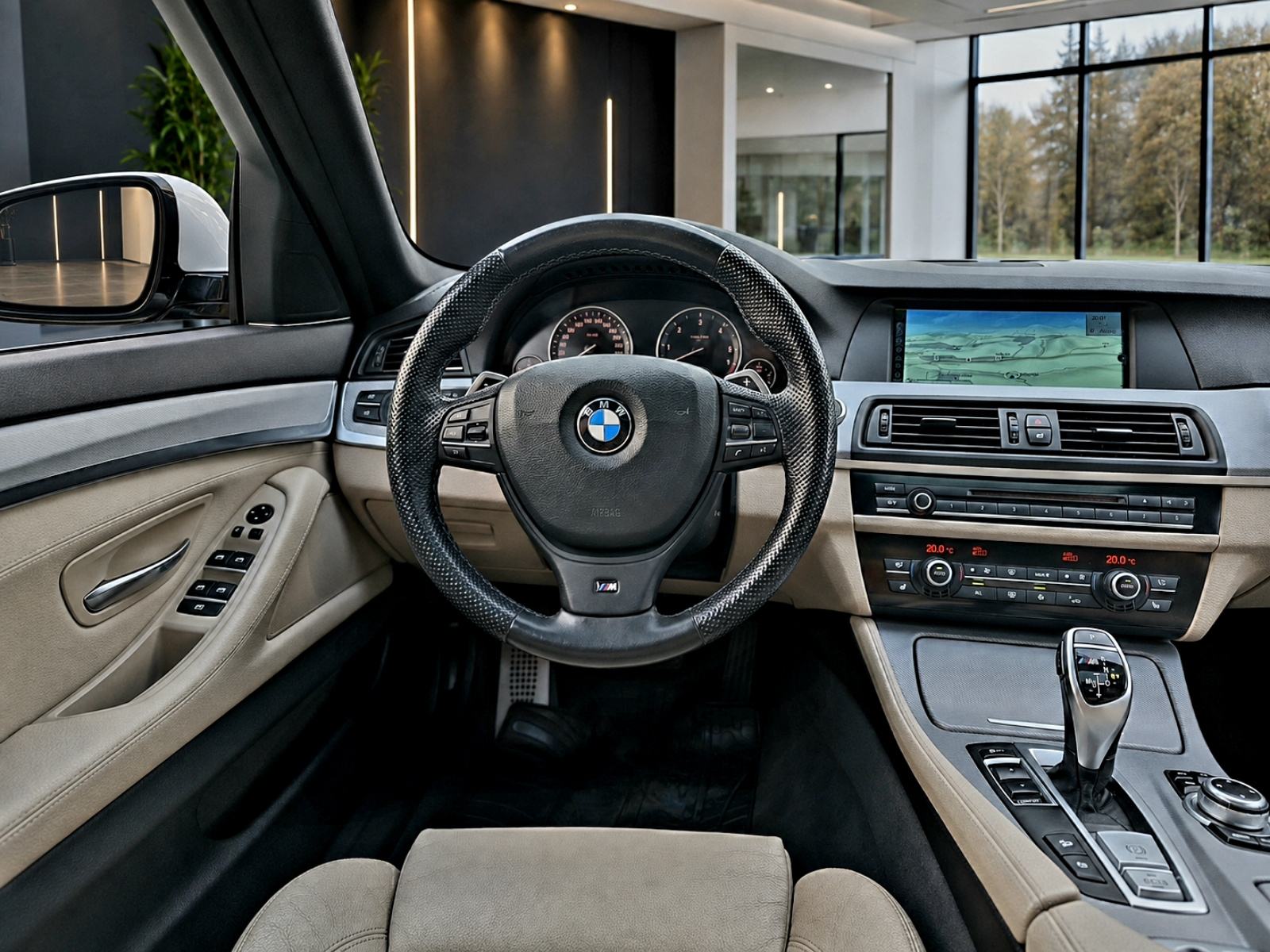 BMW serija 5 525xd ***M-PAKET***AUTOMATIK***VRHUNSKO STANJE***, fotografija 17