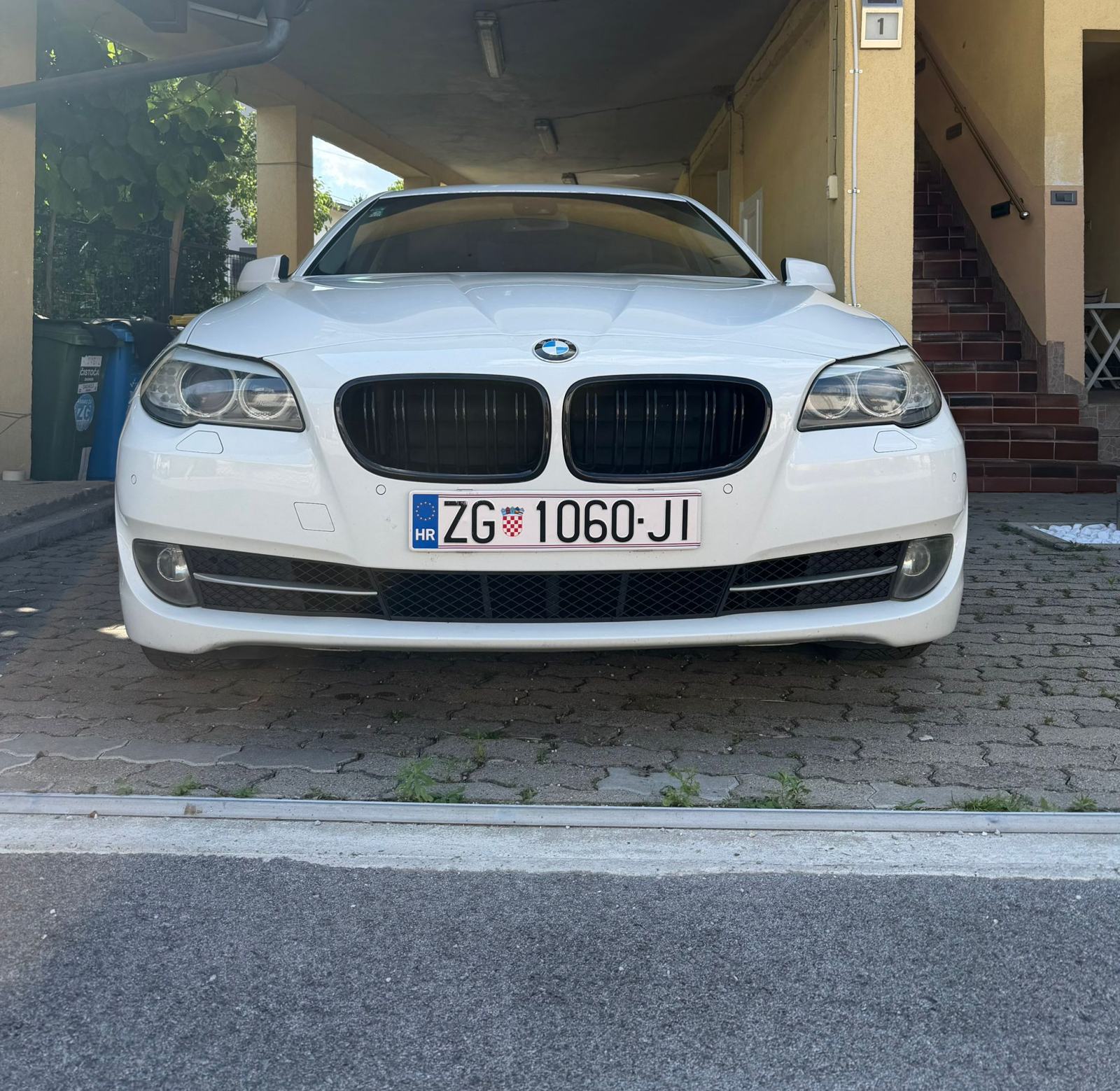 BMW serija 5 525xd, fotografija 2