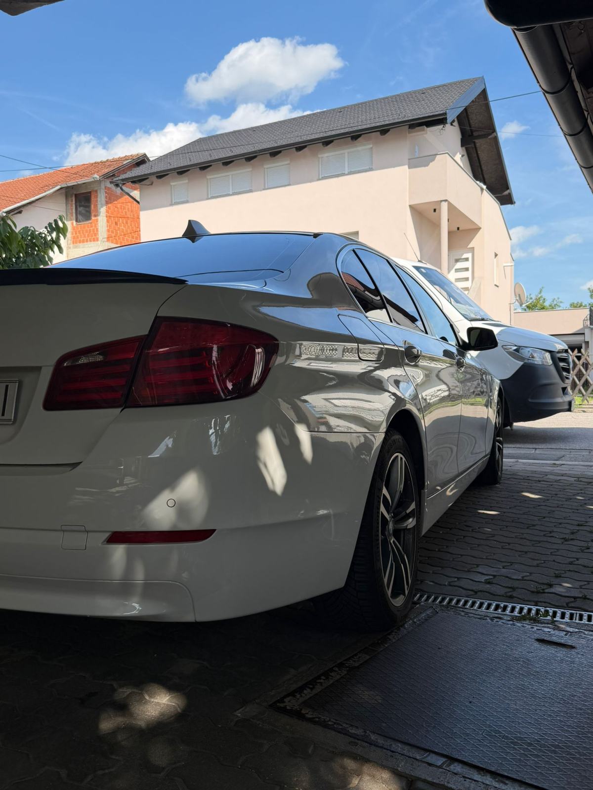 BMW serija 5 525xd, fotografija 5