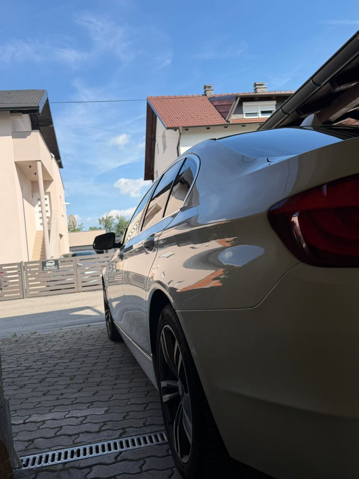 BMW serija 5 525xd, fotografija 6