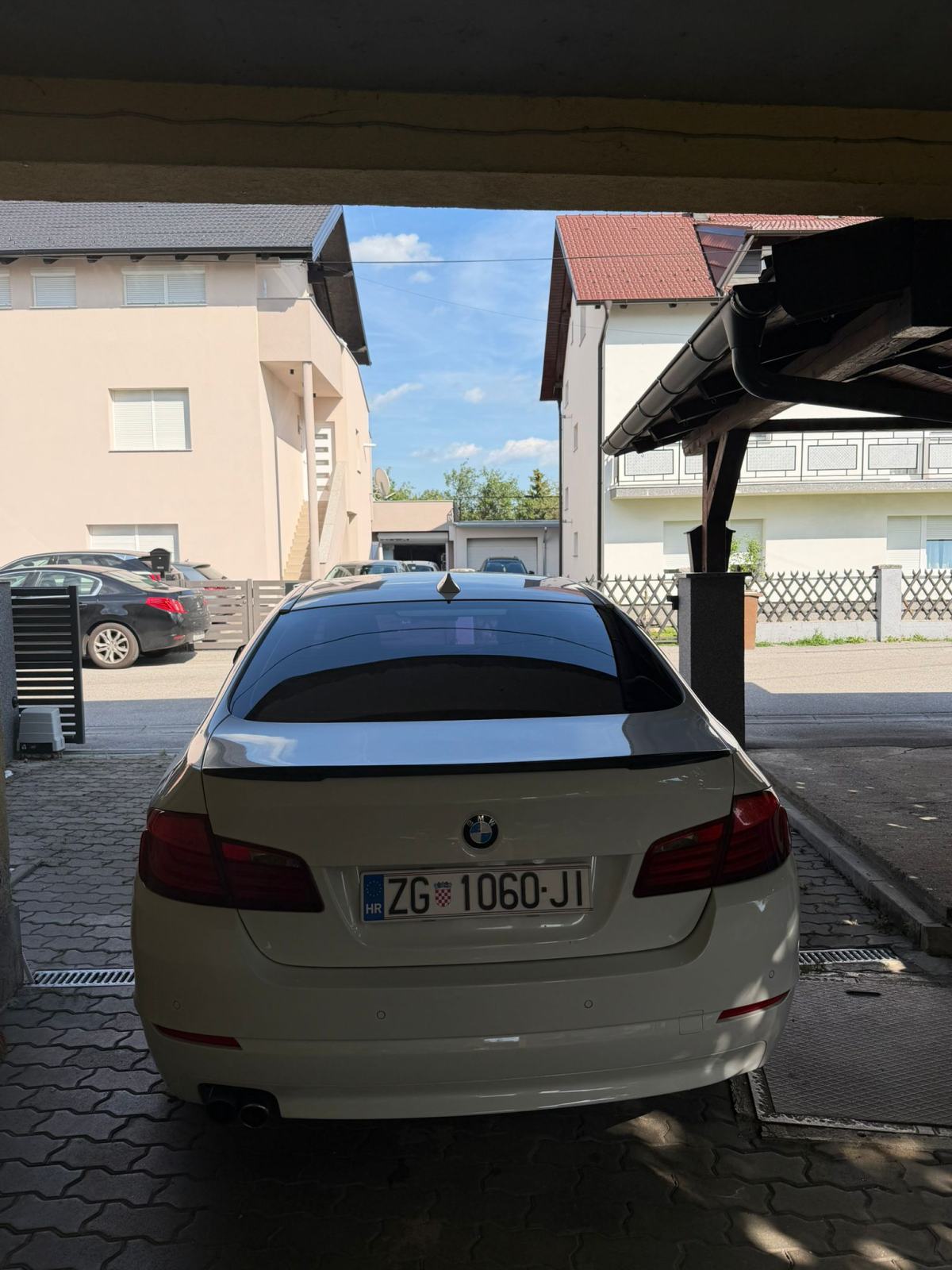BMW serija 5 525xd, fotografija 8