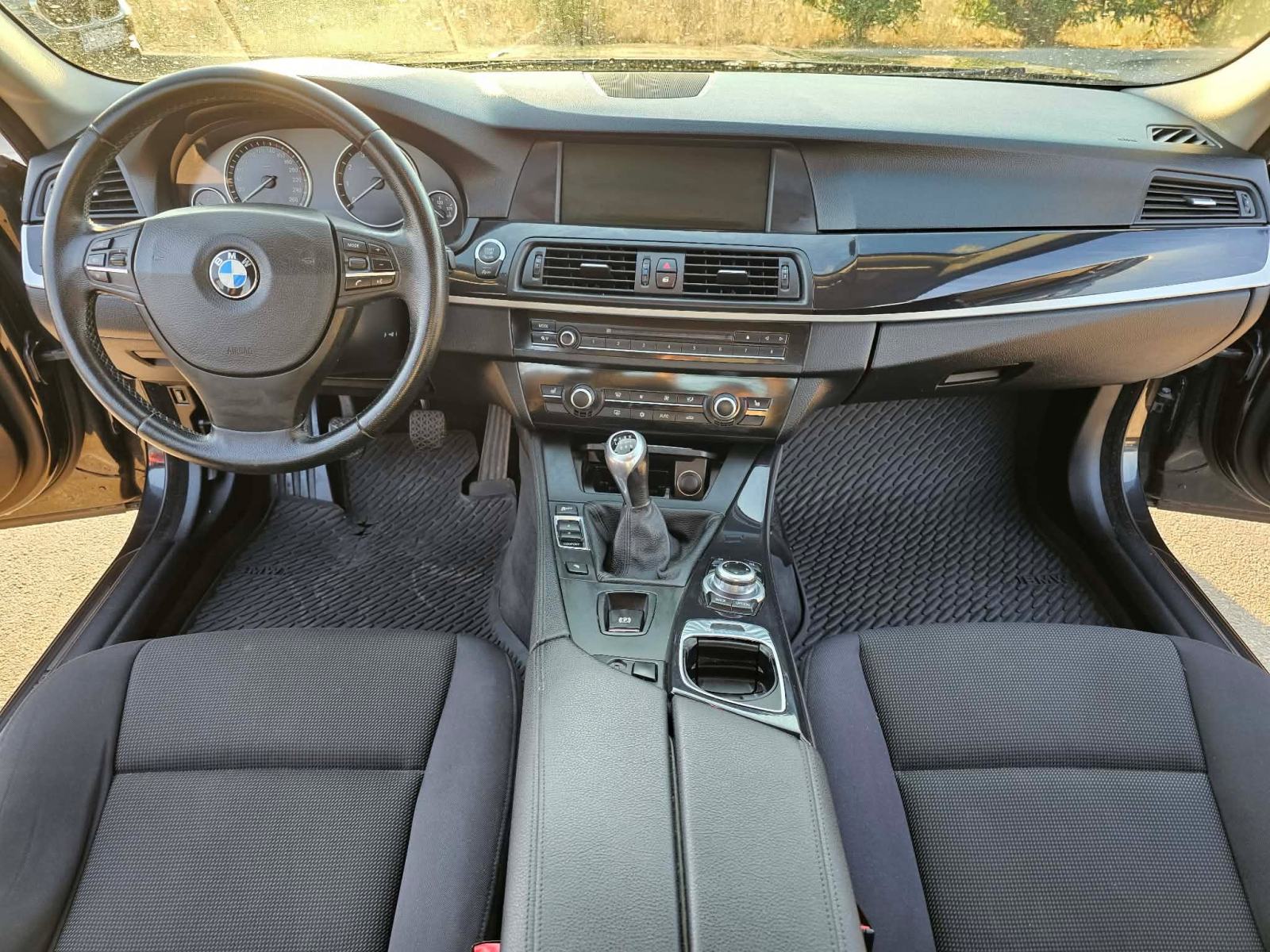 BMW serija 5 528i, fotografija 4