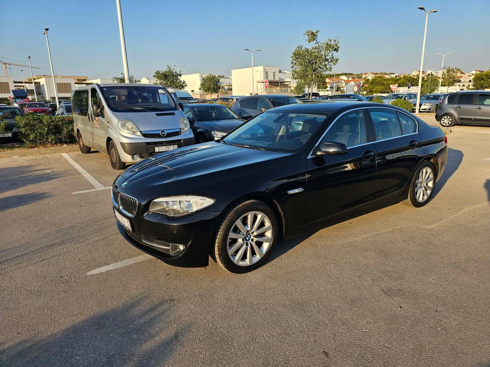 BMW serija 5 528i, fotografija 10