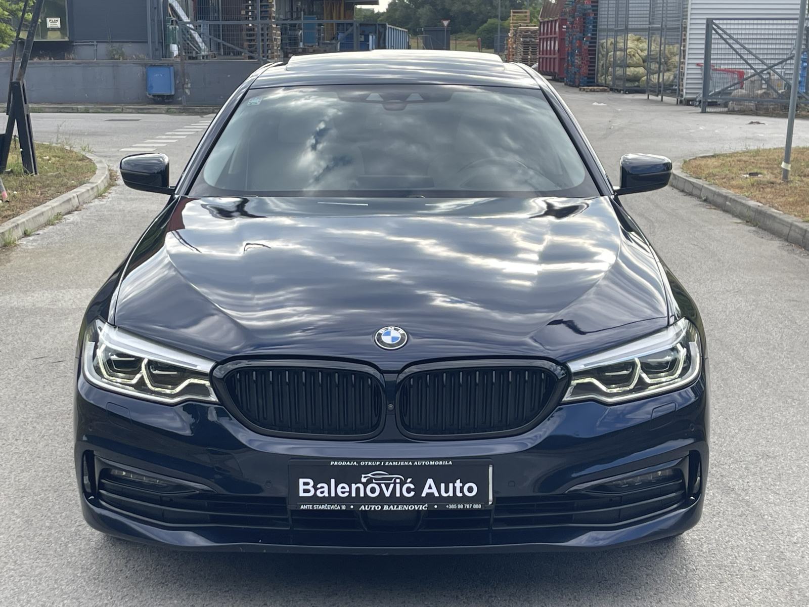 BMW SERIJA 5 530 D X-DRIVE •• KAO NOVI, FULL OPREMA, ŠIBER ••, fotografija 2