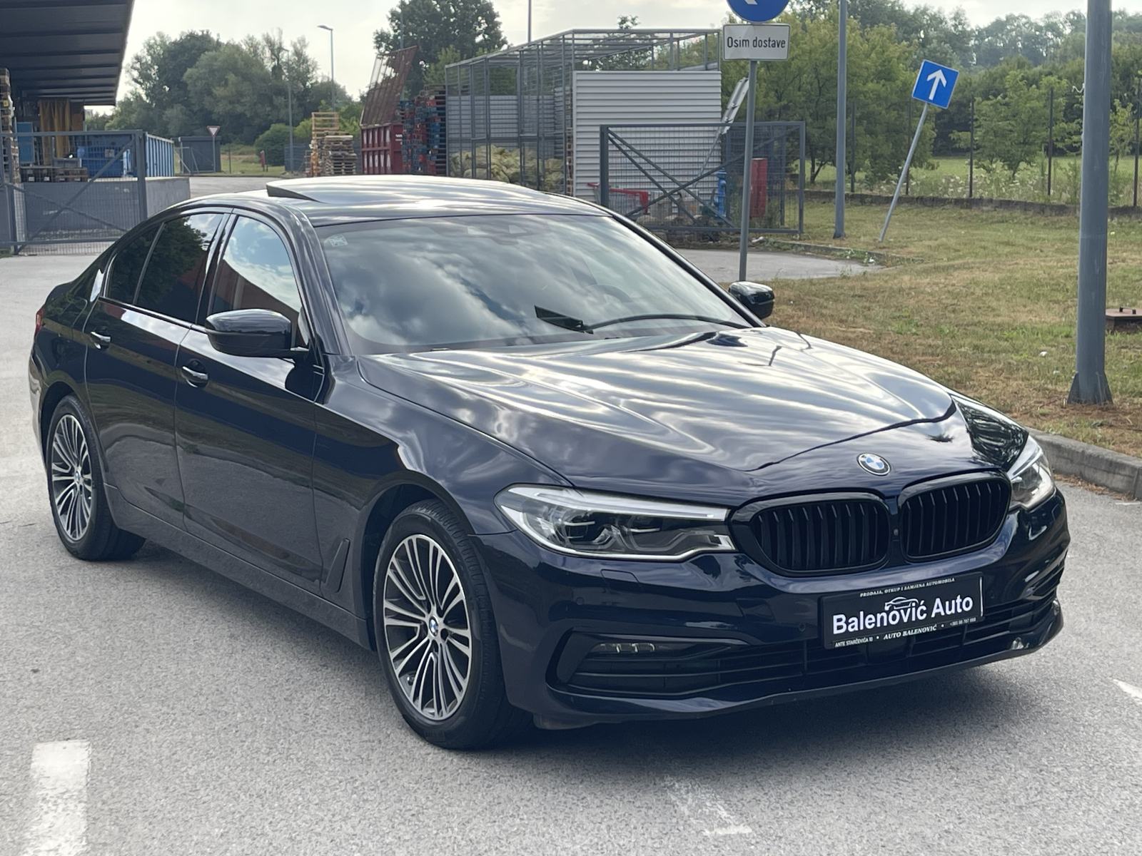 BMW SERIJA 5 530 D X-DRIVE •• KAO NOVI, FULL OPREMA, ŠIBER ••, fotografija 3
