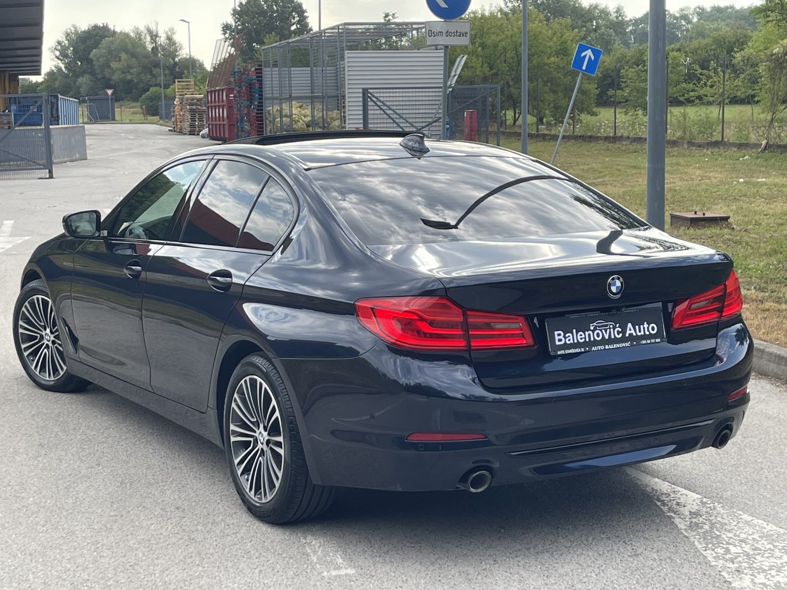 BMW SERIJA 5 530 D X-DRIVE •• KAO NOVI, FULL OPREMA, ŠIBER ••, fotografija 4