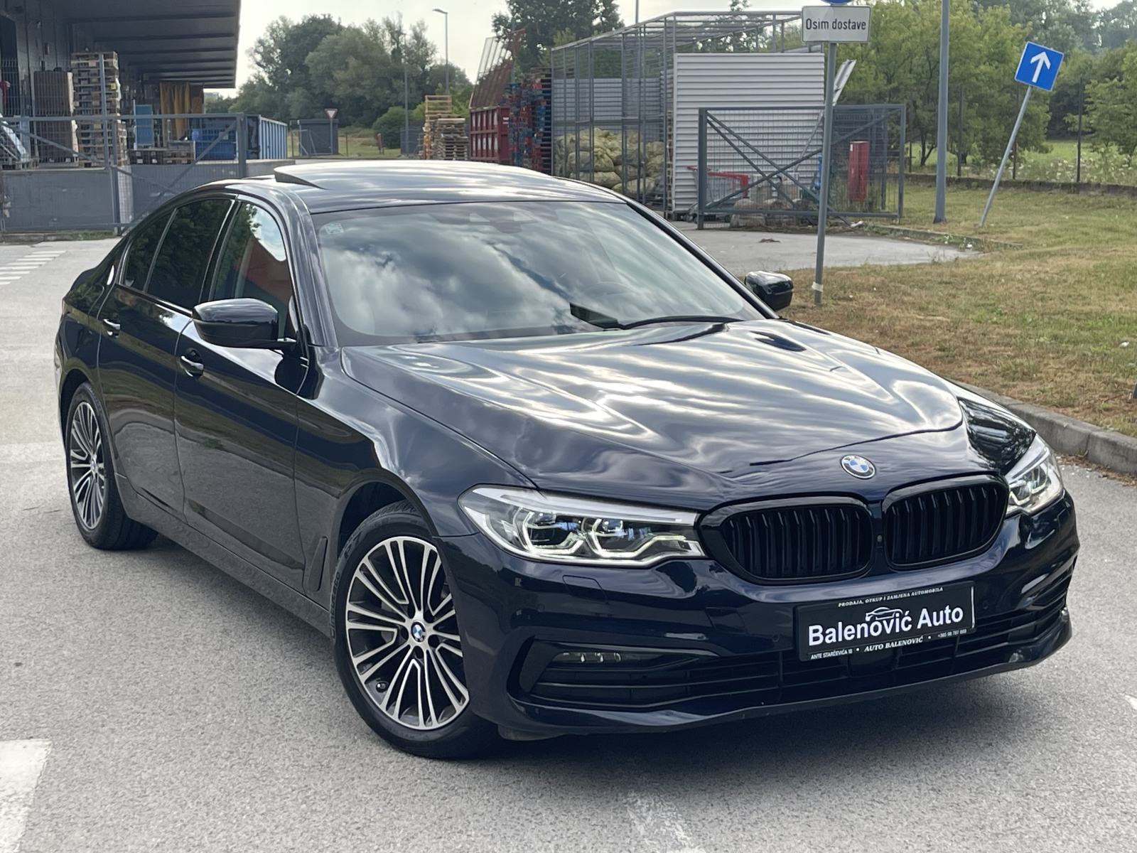 BMW SERIJA 5 530 D X-DRIVE •• KAO NOVI, FULL OPREMA, ŠIBER ••, fotografija 8