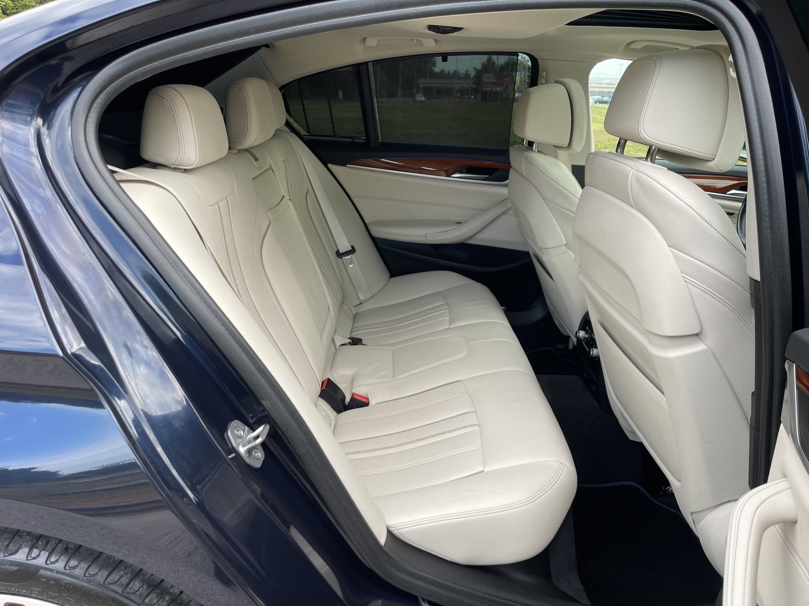 BMW SERIJA 5 530 D X-DRIVE •• KAO NOVI, FULL OPREMA, ŠIBER ••, fotografija 16