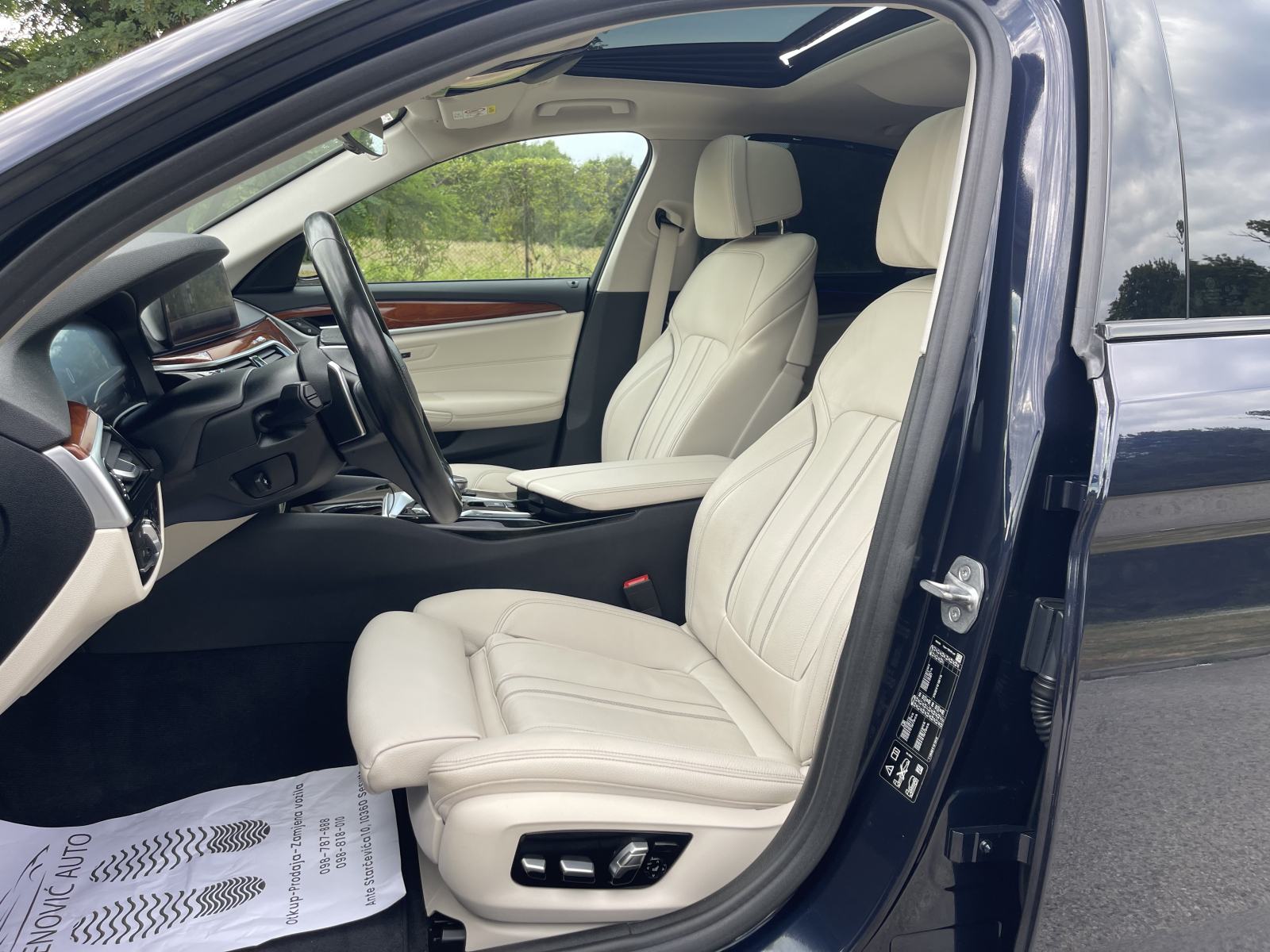BMW SERIJA 5 530 D X-DRIVE •• KAO NOVI, FULL OPREMA, ŠIBER ••, fotografija 12