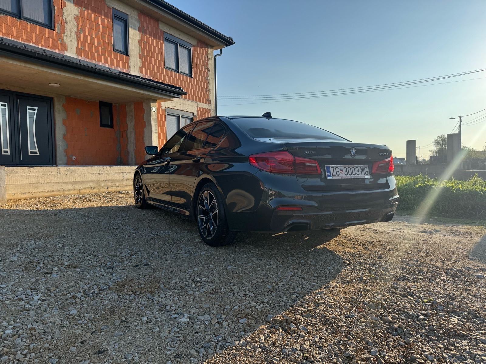 BMW 530XD M-paket, pogled izvana - slika 1