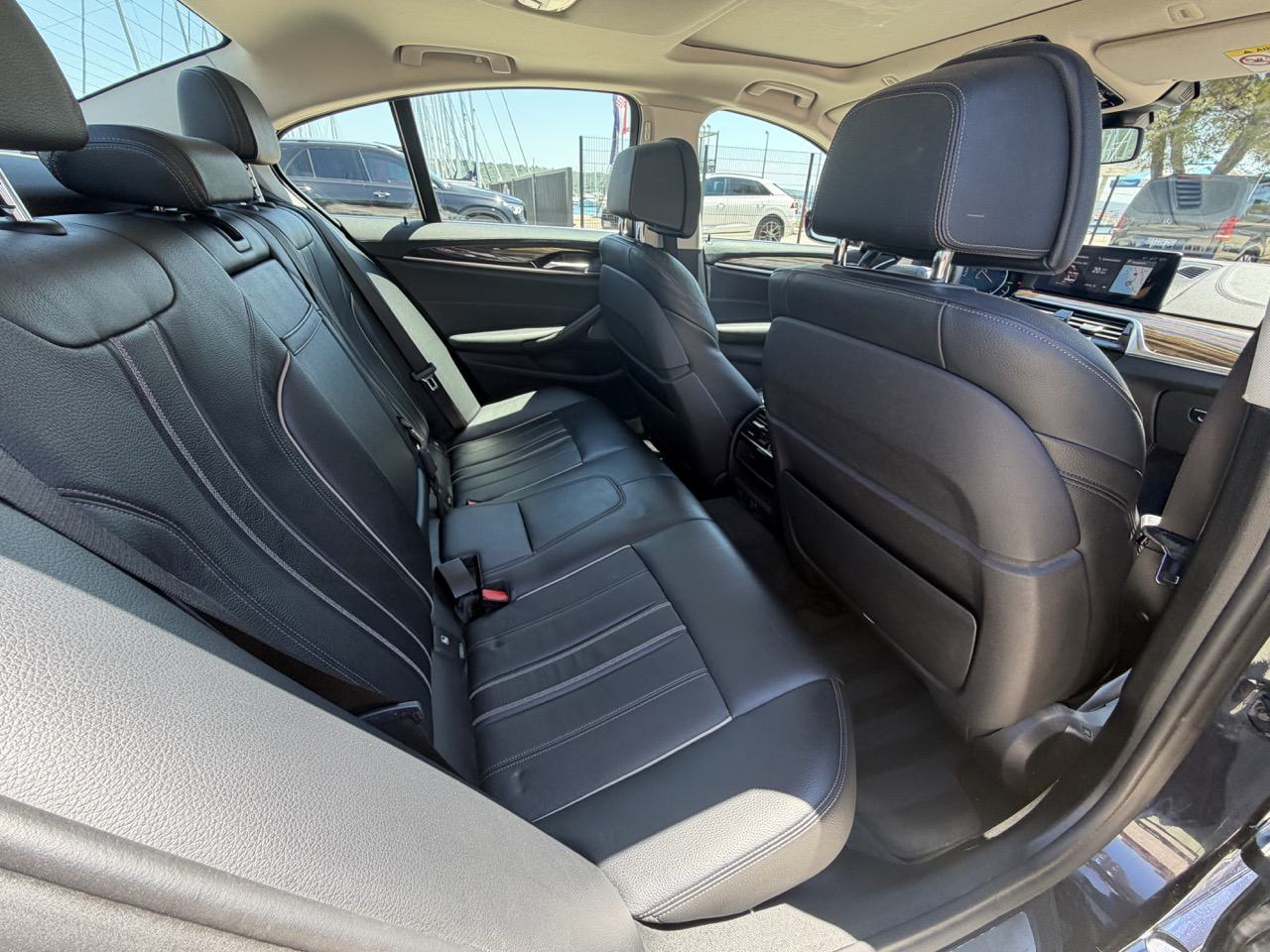 BMW serija 5 530d xdrive automatik, fotografija 15