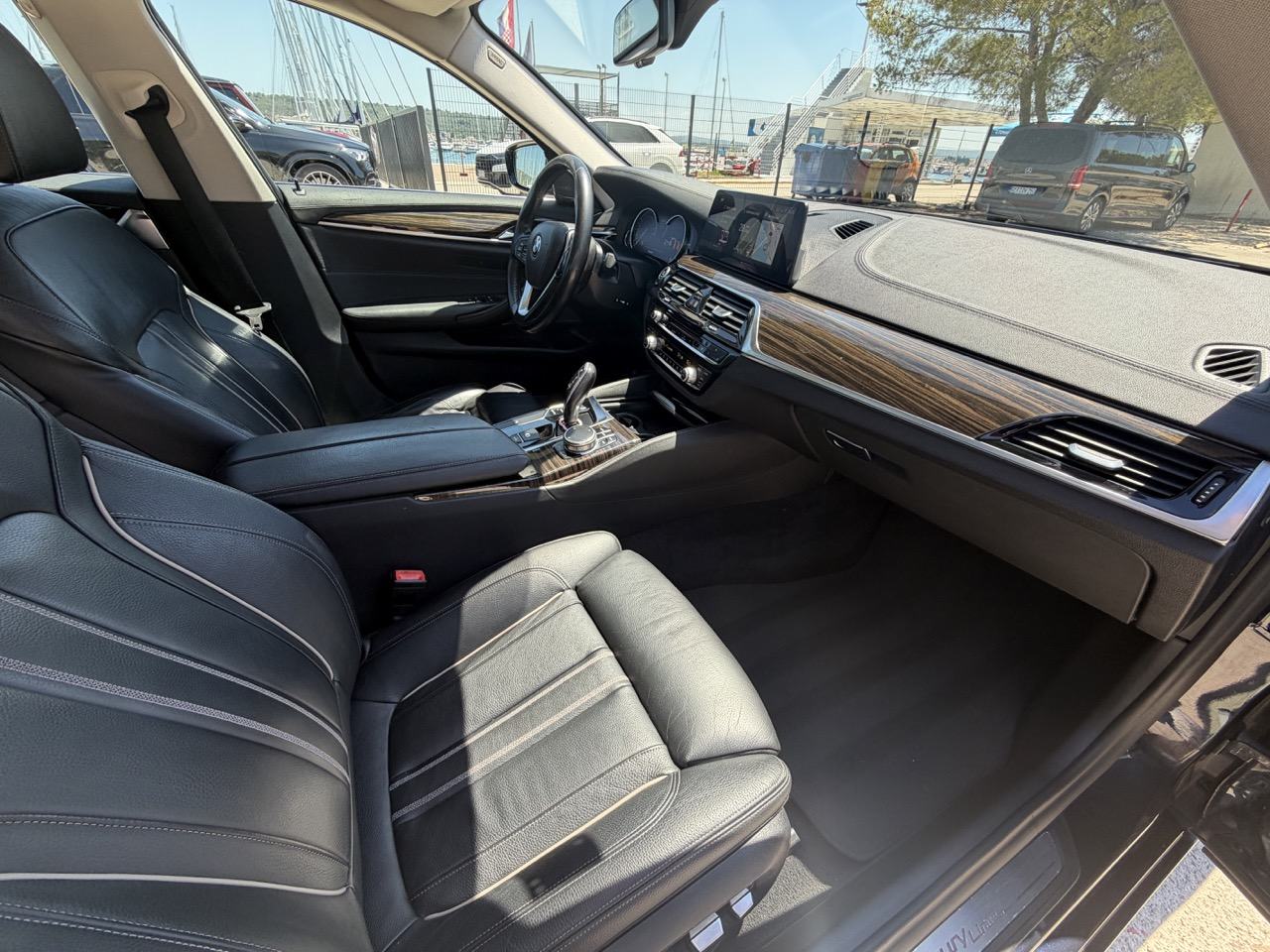 BMW serija 5 530d xdrive automatik, fotografija 14