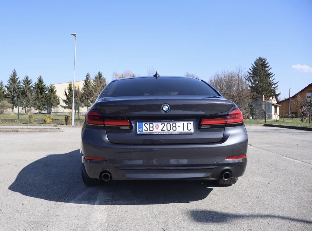 BMW serija 5 530d, fotografija 9