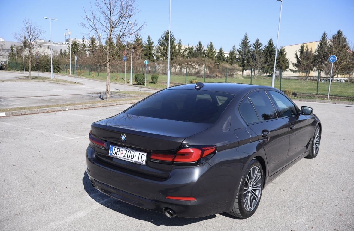 BMW serija 5 530d, fotografija 11