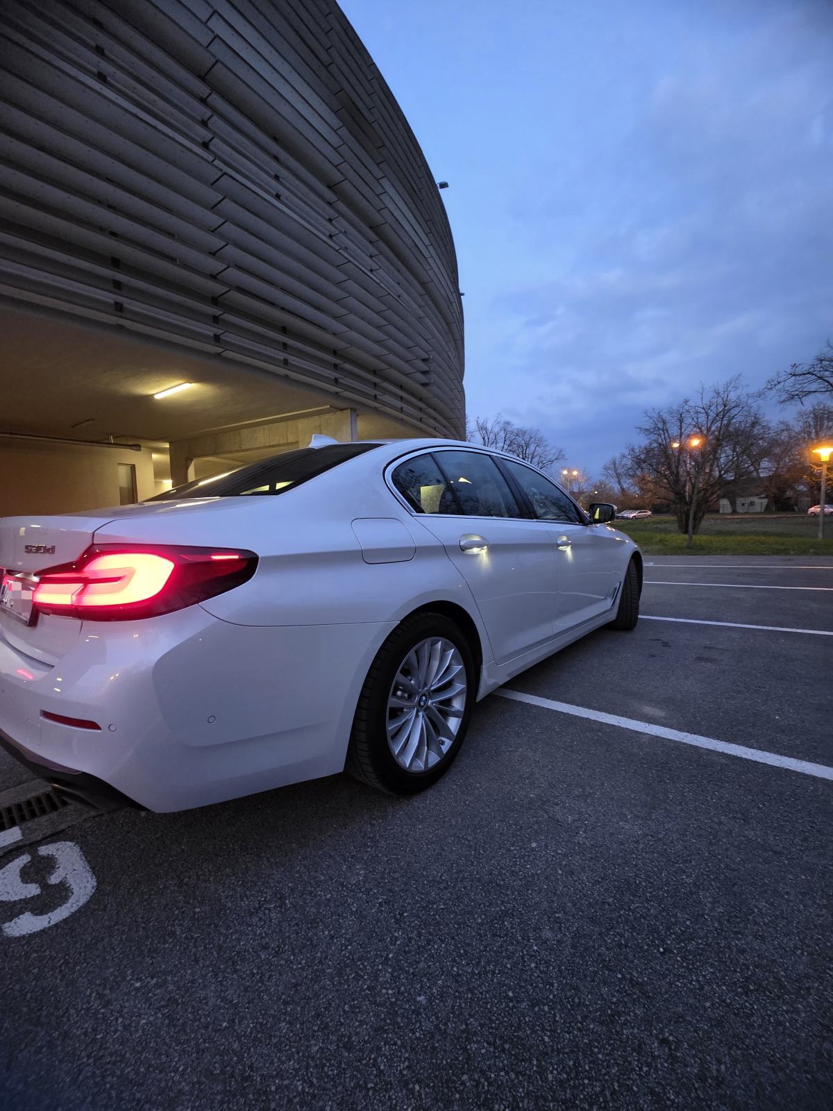 BMW 530XD LCI ,KOŽA, LASER,,iDRIVE,REG.1G.SERVISNA-ZAMJENA, fotografija 7