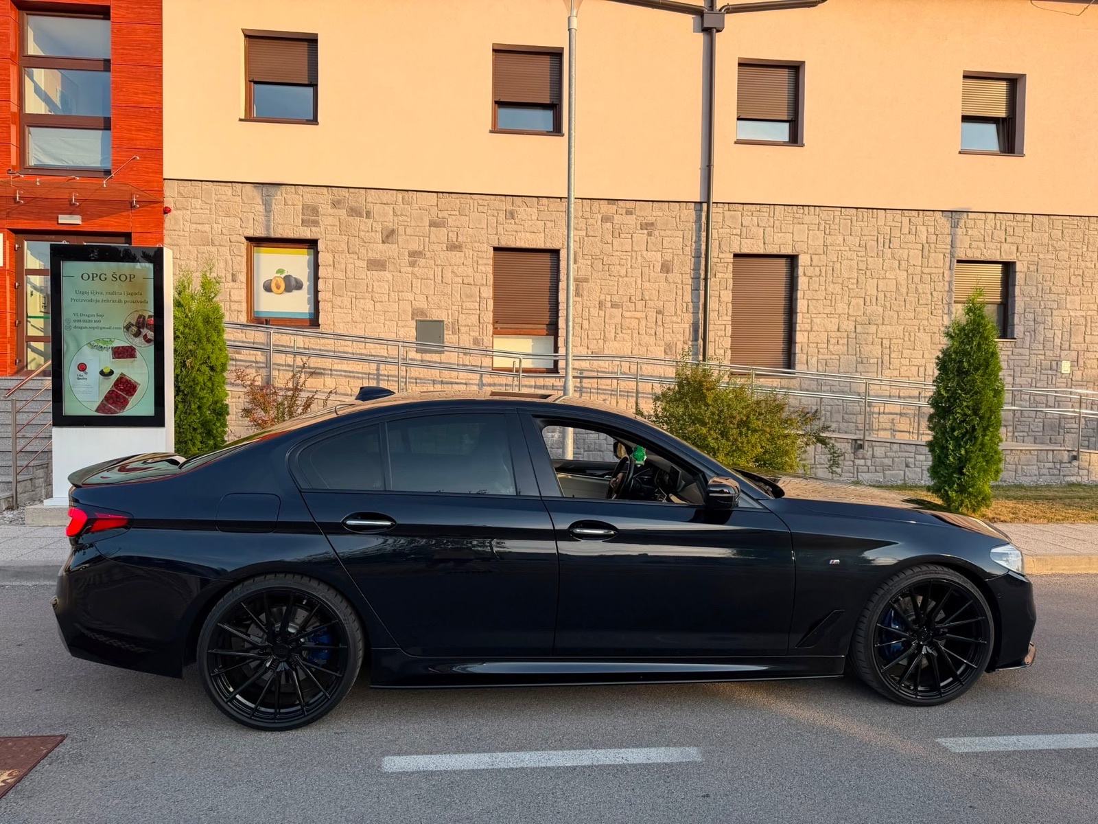 BMW serija 5 530d xDrive automatik, fotografija 3