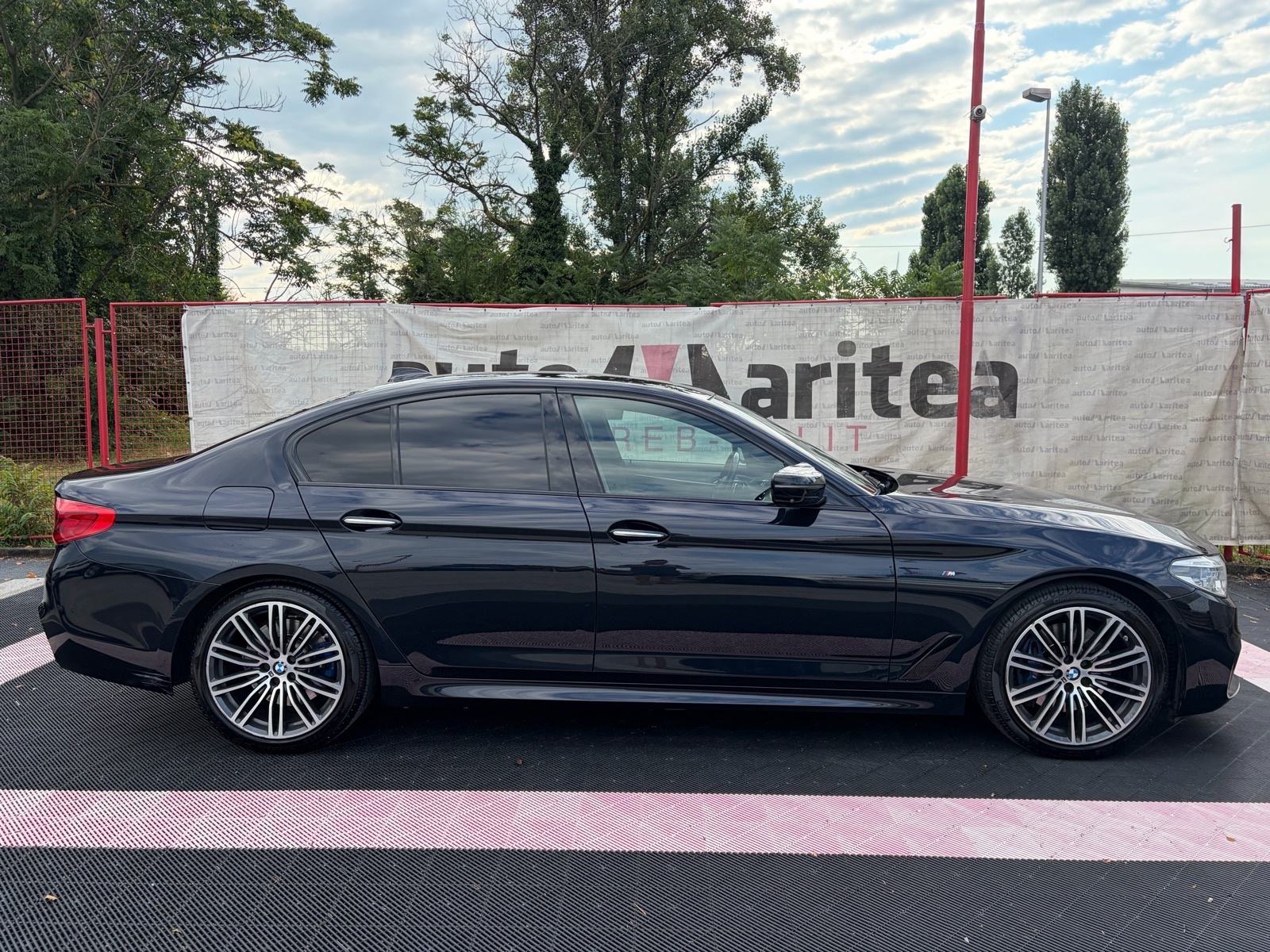 BMW serija 5 530d xDrive M-Paket•Digitalni sat•360kam•ACC•19", pogled izvana - slika 4