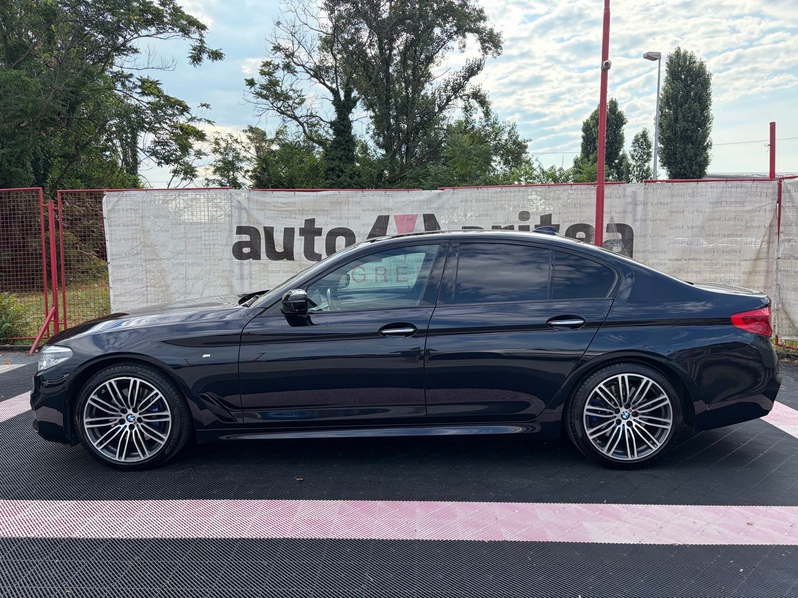 BMW serija 5 530d xDrive M-Paket•Digitalni sat•360kam•ACC•19", pogled izvana - slika 3