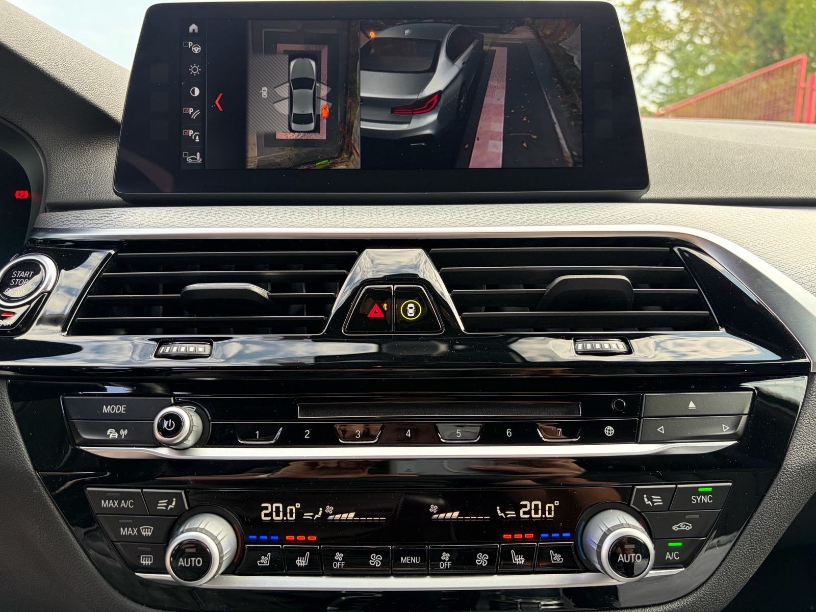 BMW serija 5 530d xDrive M-Paket•Digitalni sat•360kam•ACC•19", fotografija 17