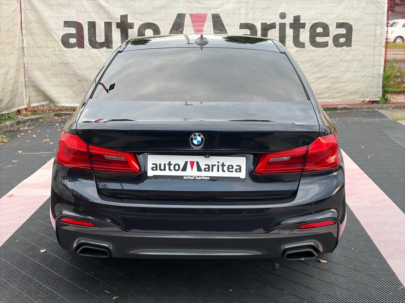 BMW serija 5 530d xDrive M-Paket•Digitalni sat•360kam•ACC•19", fotografija 6