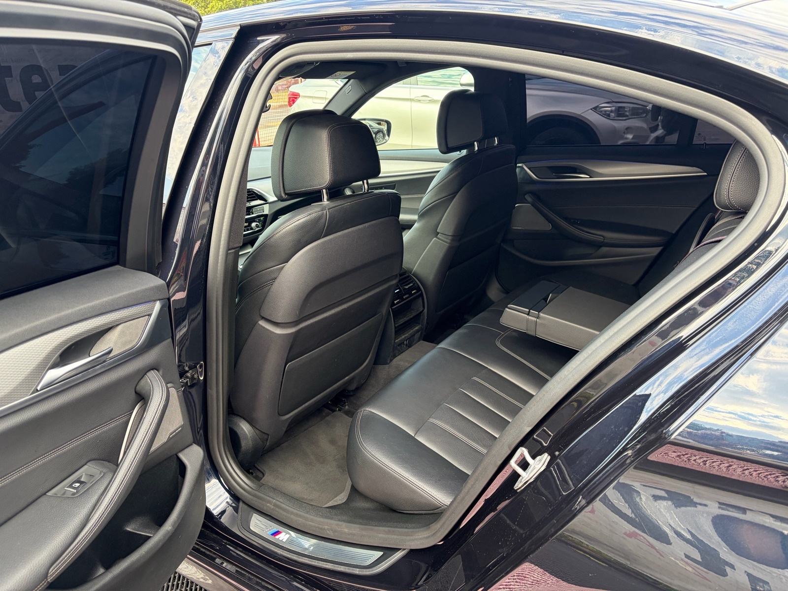 BMW serija 5 530d xDrive M-Paket•Digitalni sat•360kam•ACC•19", fotografija 11