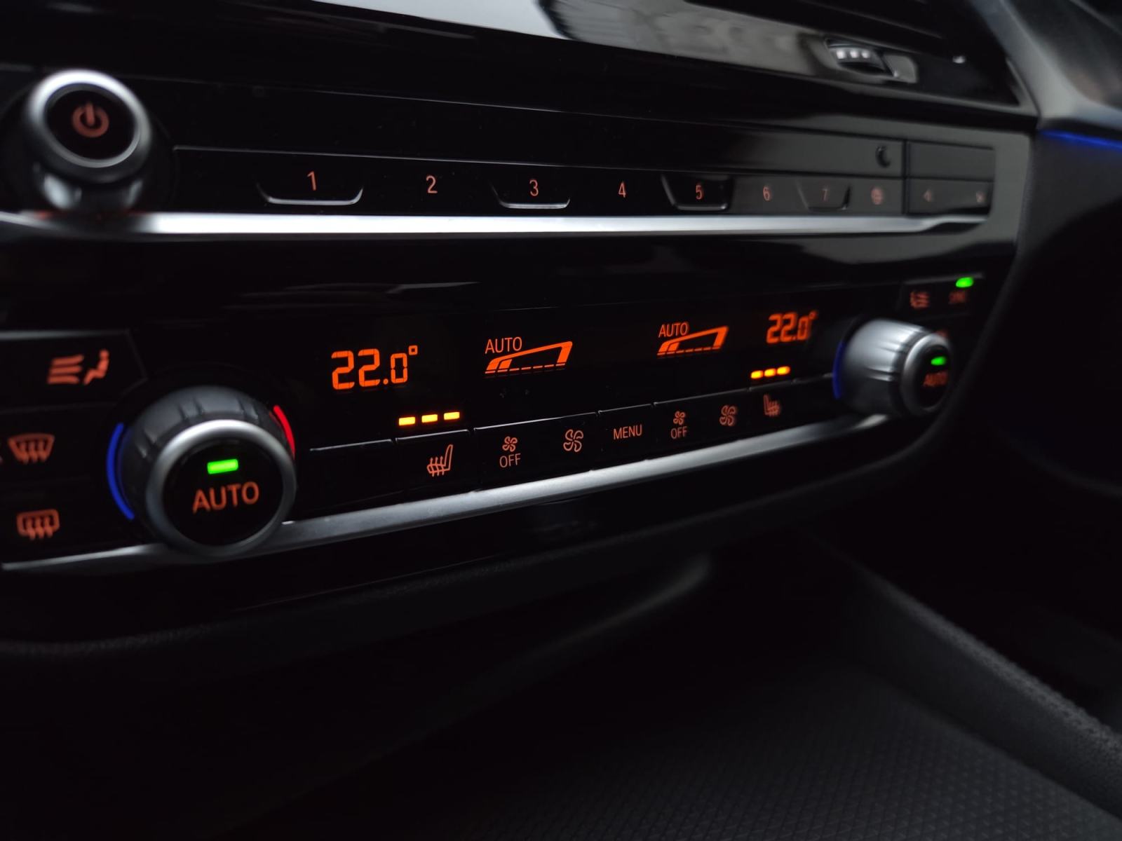 BMW serija 5 530d xDrive M Sport Aut. NIJE UVOZ REG.DO 11/26, fotografija 12