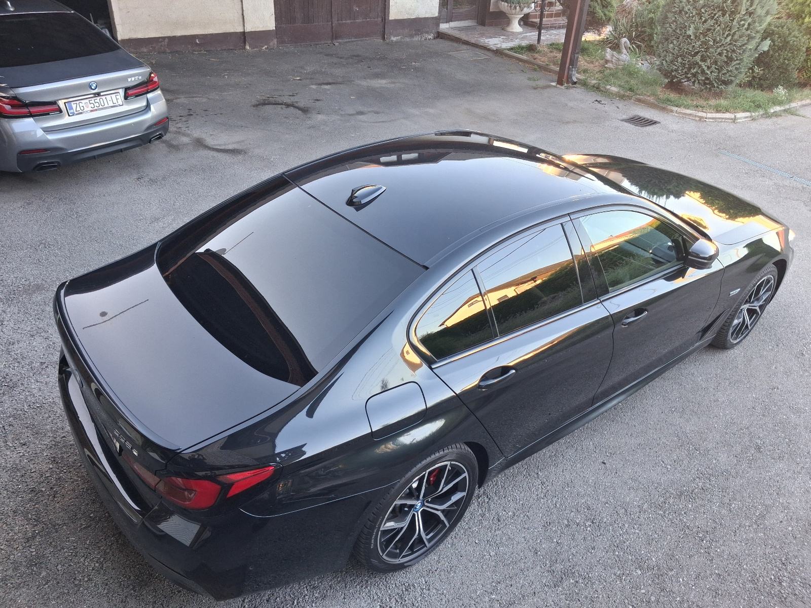 BMW serija 5 530e automatik 2023 godina 300 konja 89500 kilometara M, fotografija 3