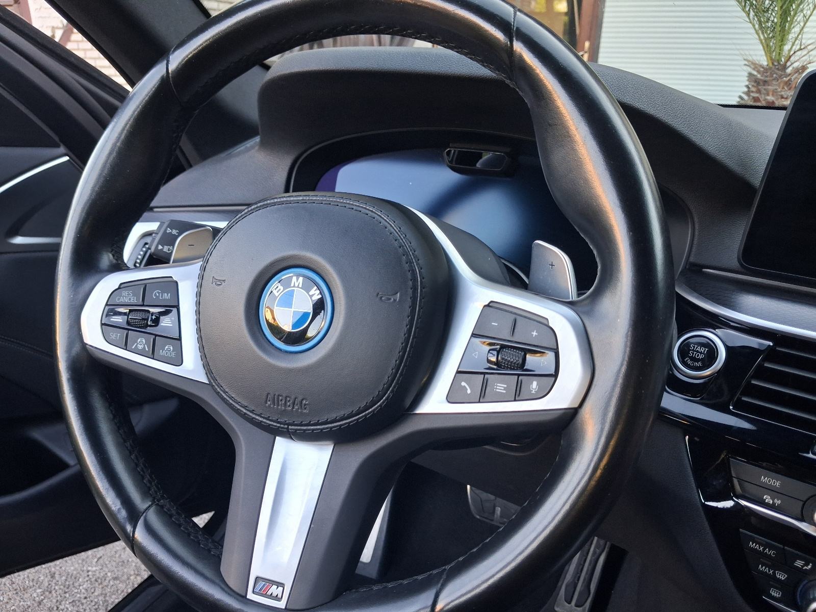 BMW serija 5 530e automatik 2023 godina 300 konja 89500 kilometara M, fotografija 11