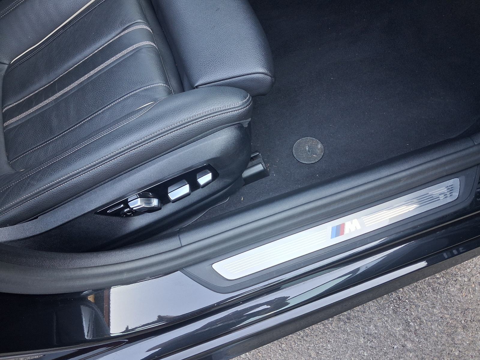 BMW serija 5 530e automatik 2023 godina 300 konja 89500 kilometara M, fotografija 14