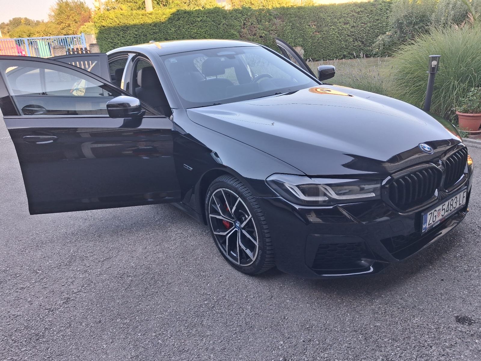 BMW serija 5 530e automatik 2023 godina 300 konja 89500 kilometara M, fotografija 16
