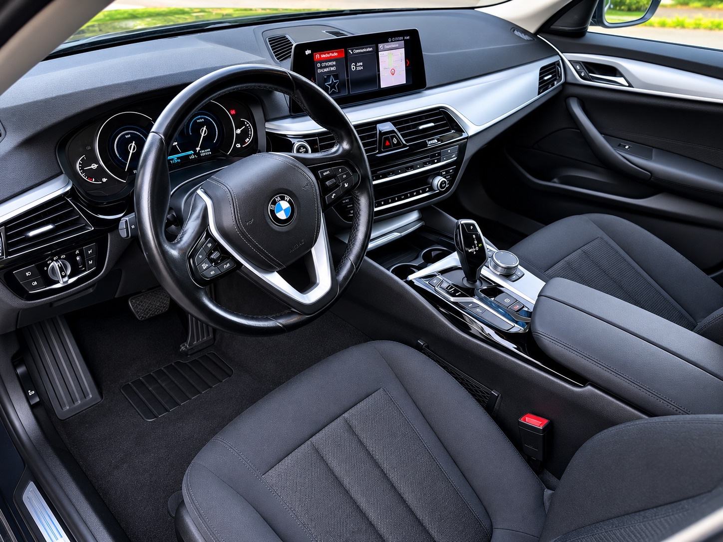 BMW 530e Hybrid…PHEV, Domet 750km komb.struja/benzin,kao novi, reg 1g, fotografija 5