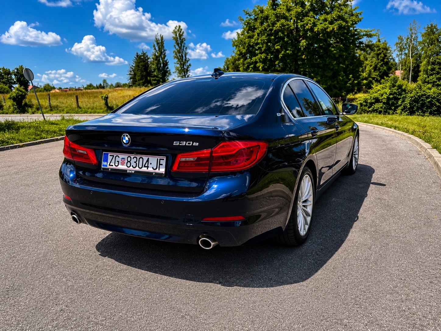 BMW 530e Hybrid…PHEV, Domet 750km komb.struja/benzin,kao novi, reg 1g, fotografija 3