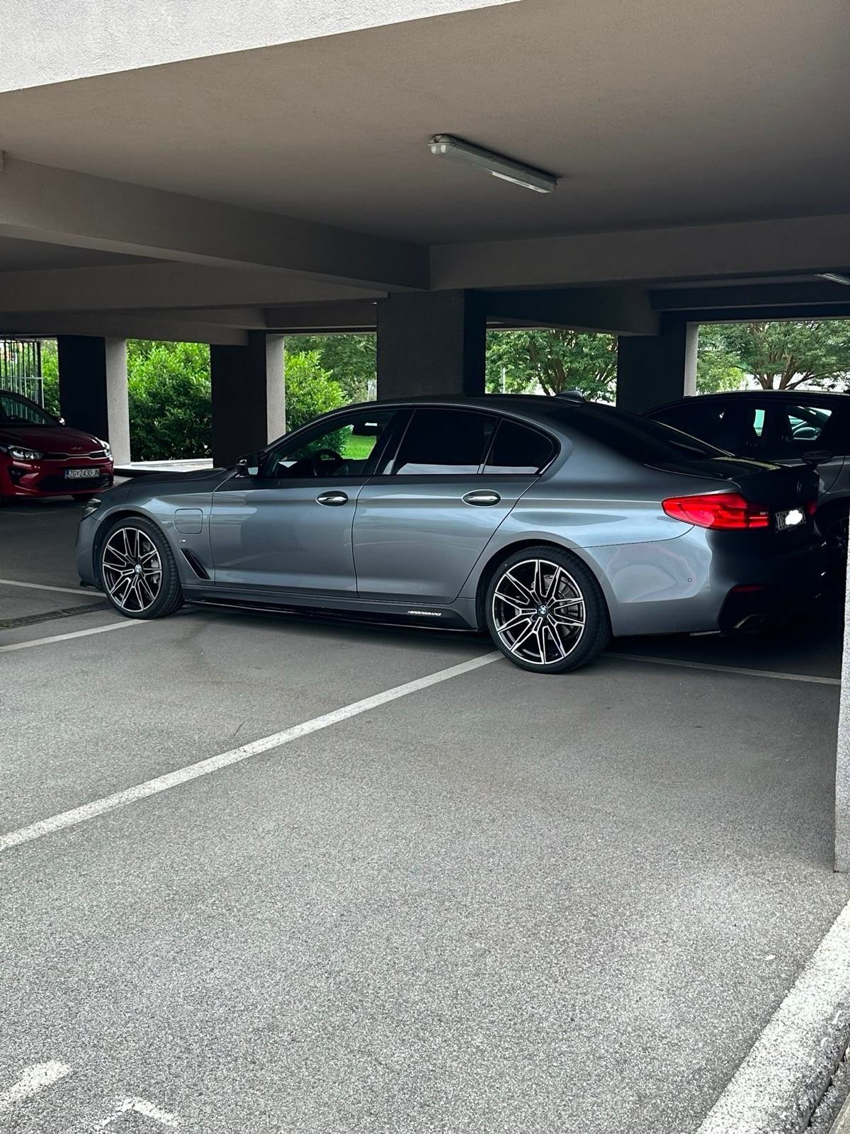 BMW 530e Napravljen veliki servis/registriran do 6/27, fotografija 2
