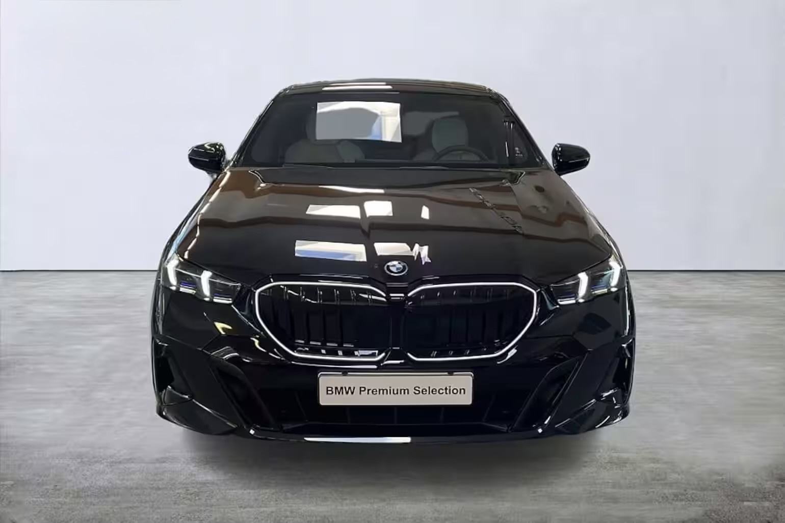 BMW 530e X - Drive 20’ M Pro Sport, Iconic Glow, B&W, Pano, PDV, fotografija 5