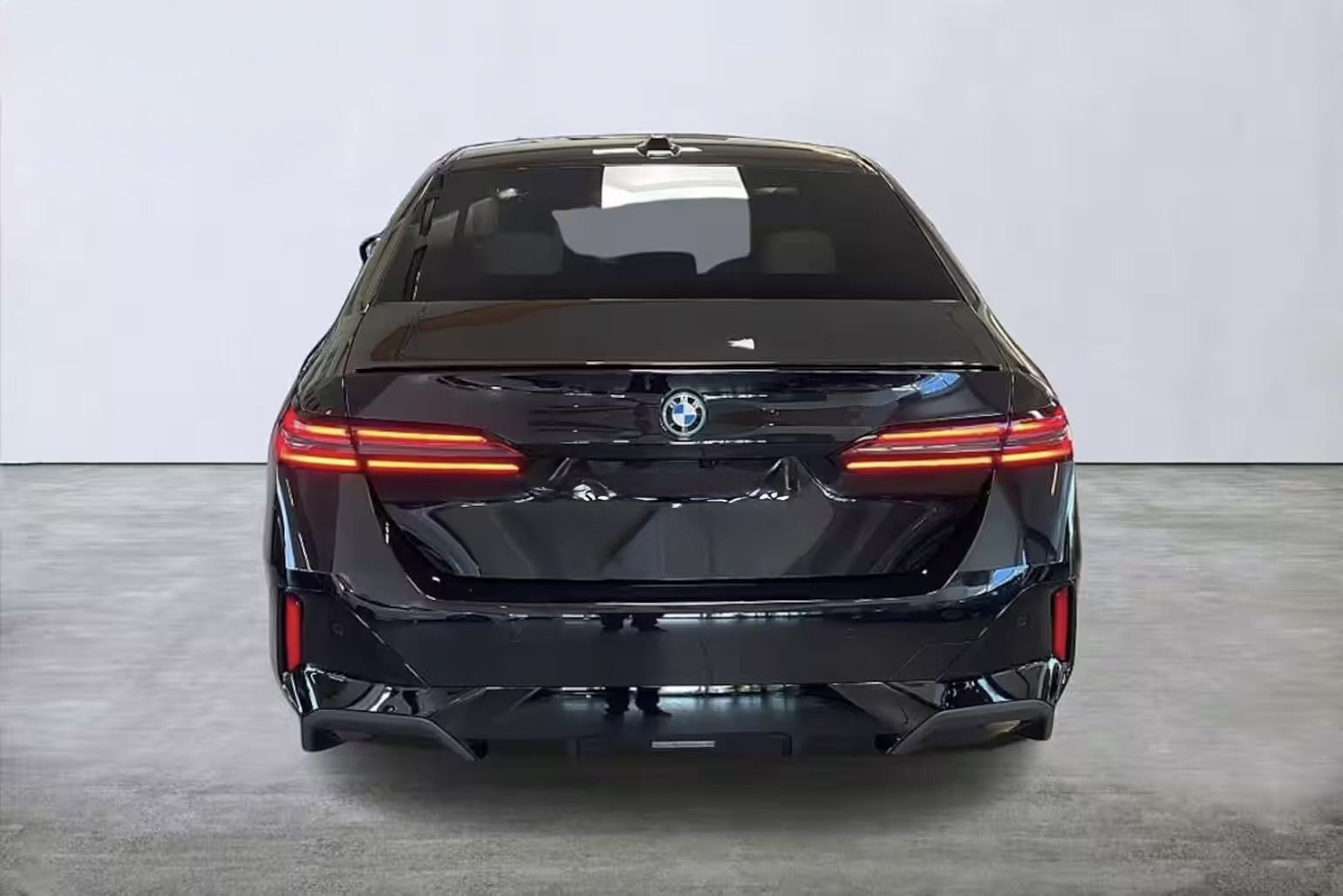 BMW 530e X - Drive 20’ M Pro Sport, Iconic Glow, B&W, Pano, PDV, fotografija 6