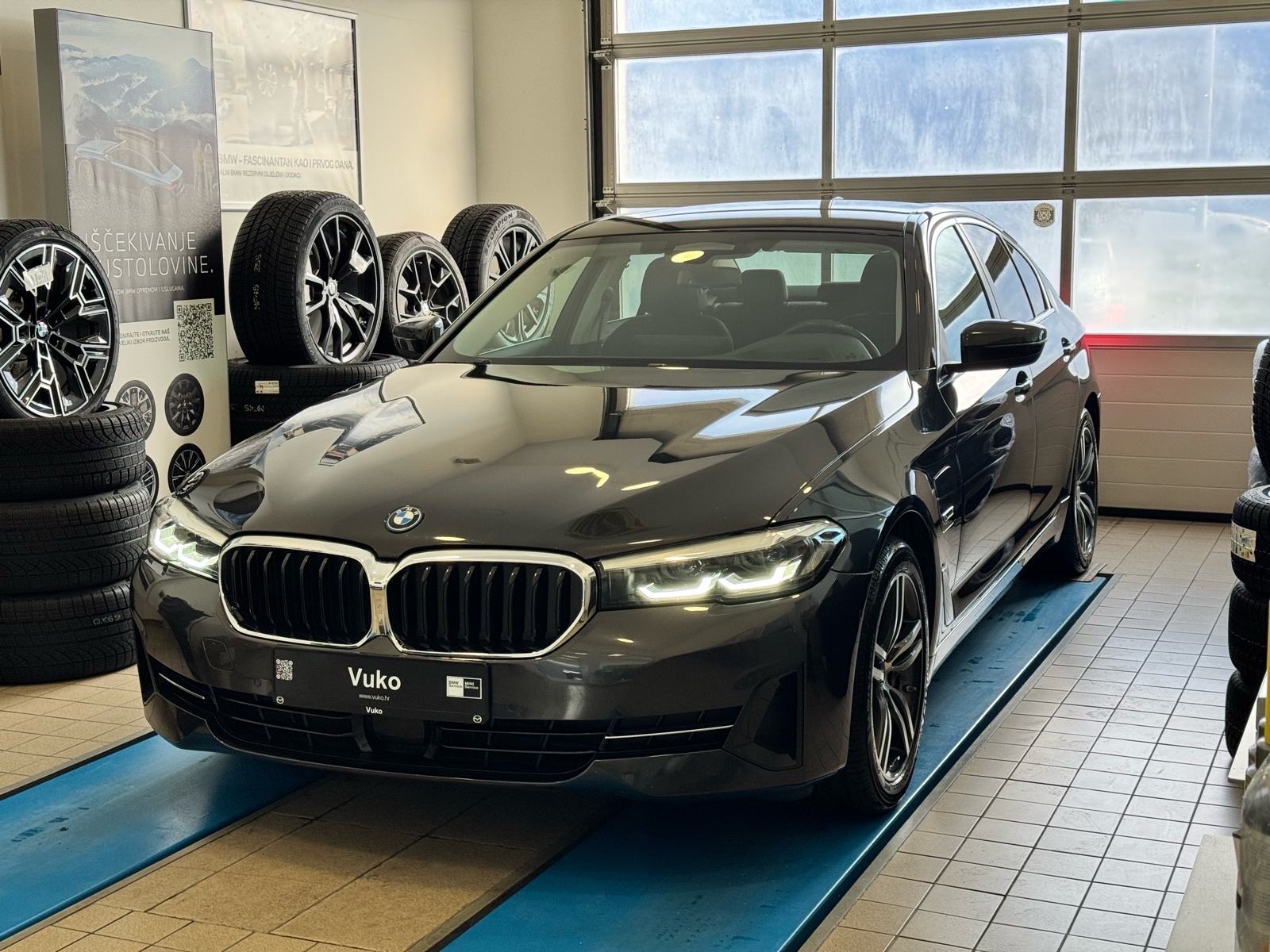 BMW serija 5 530e xDrive 215KW, fotografija 3