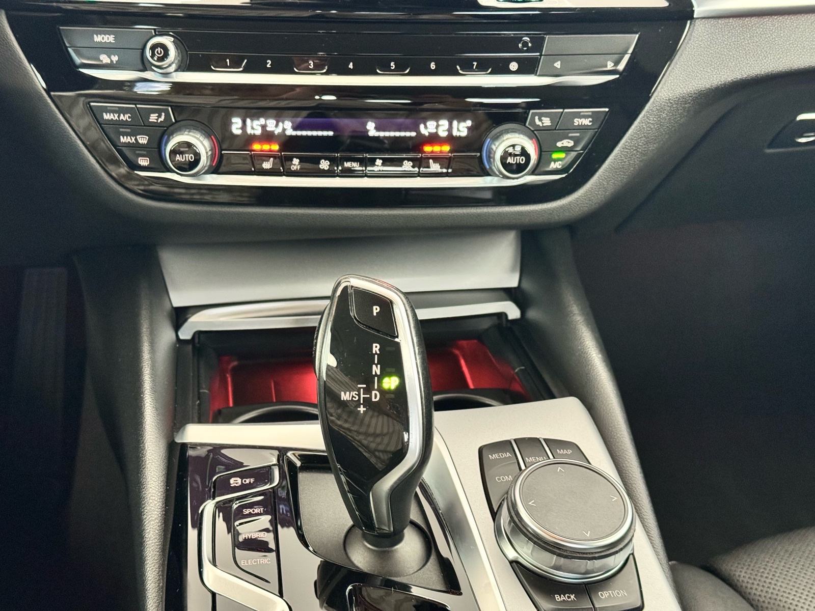 BMW serija 5 530e xDrive 215KW, fotografija 14