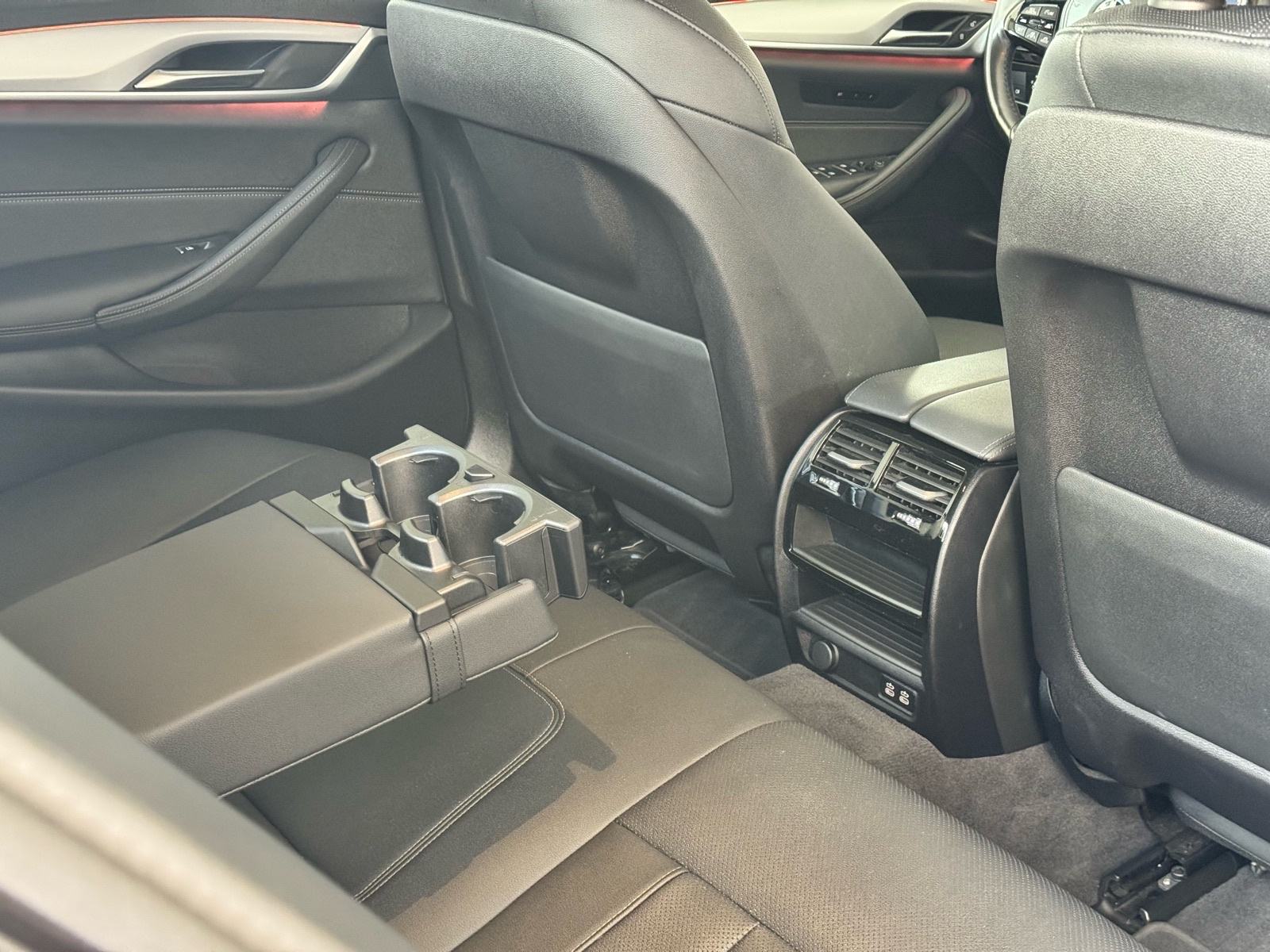 BMW serija 5 530e xDrive 215KW, fotografija 18