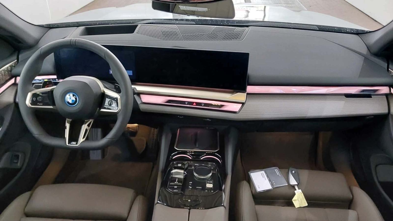 BMW serija 5 530e xDrive automatik M Sport PRO, fotografija 5