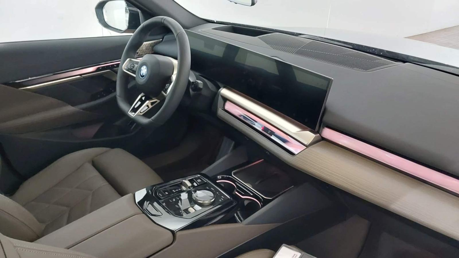 BMW serija 5 530e xDrive automatik M Sport PRO, fotografija 6