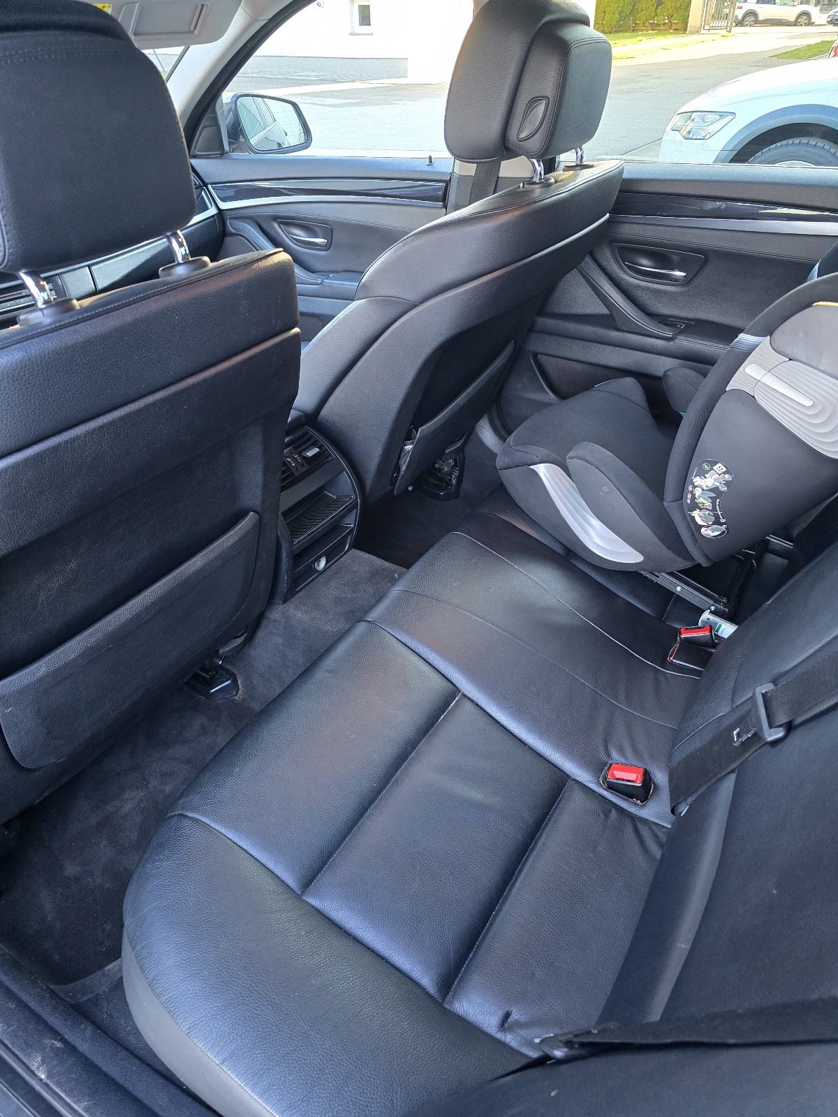BMW 5 F10 530d xDrive, fotografija 12