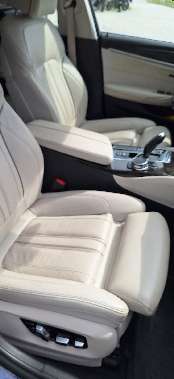 BMW serija 5 540d Xdrive individual, full oprema, kao nov., fotografija 12