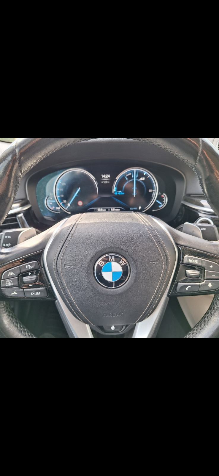 BMW serija 5 540d Xdrive individual, full oprema, kao nov., fotografija 16