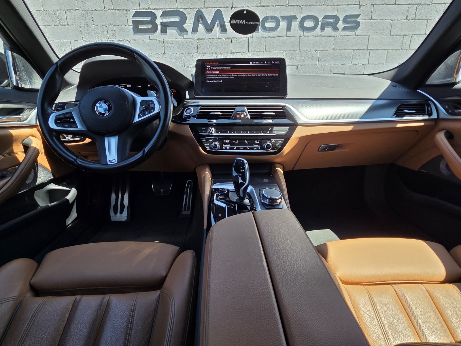 BMW serija 5 M540d Xdrive Msport paket II --2023.g.--28.700km--Novo, fotografija 14