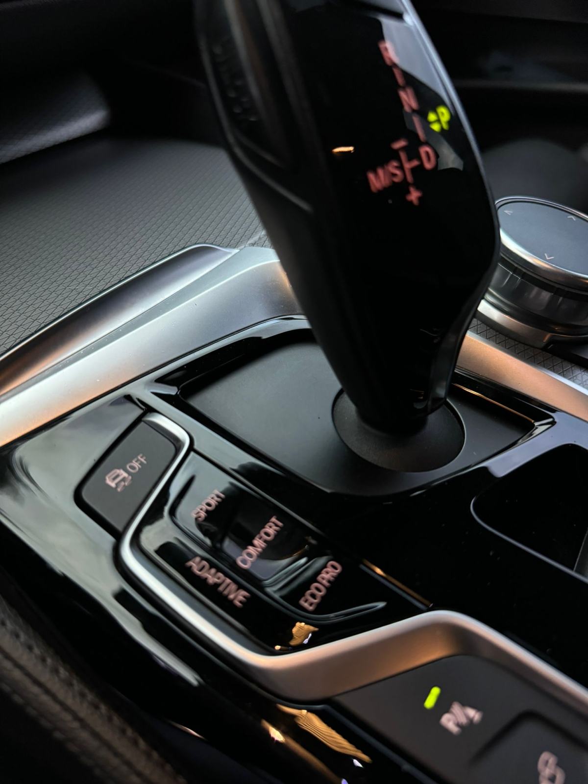 BMW 540xi -m paket visoko individualiziran- prvi vlasnik i novo stanje, fotografija 9