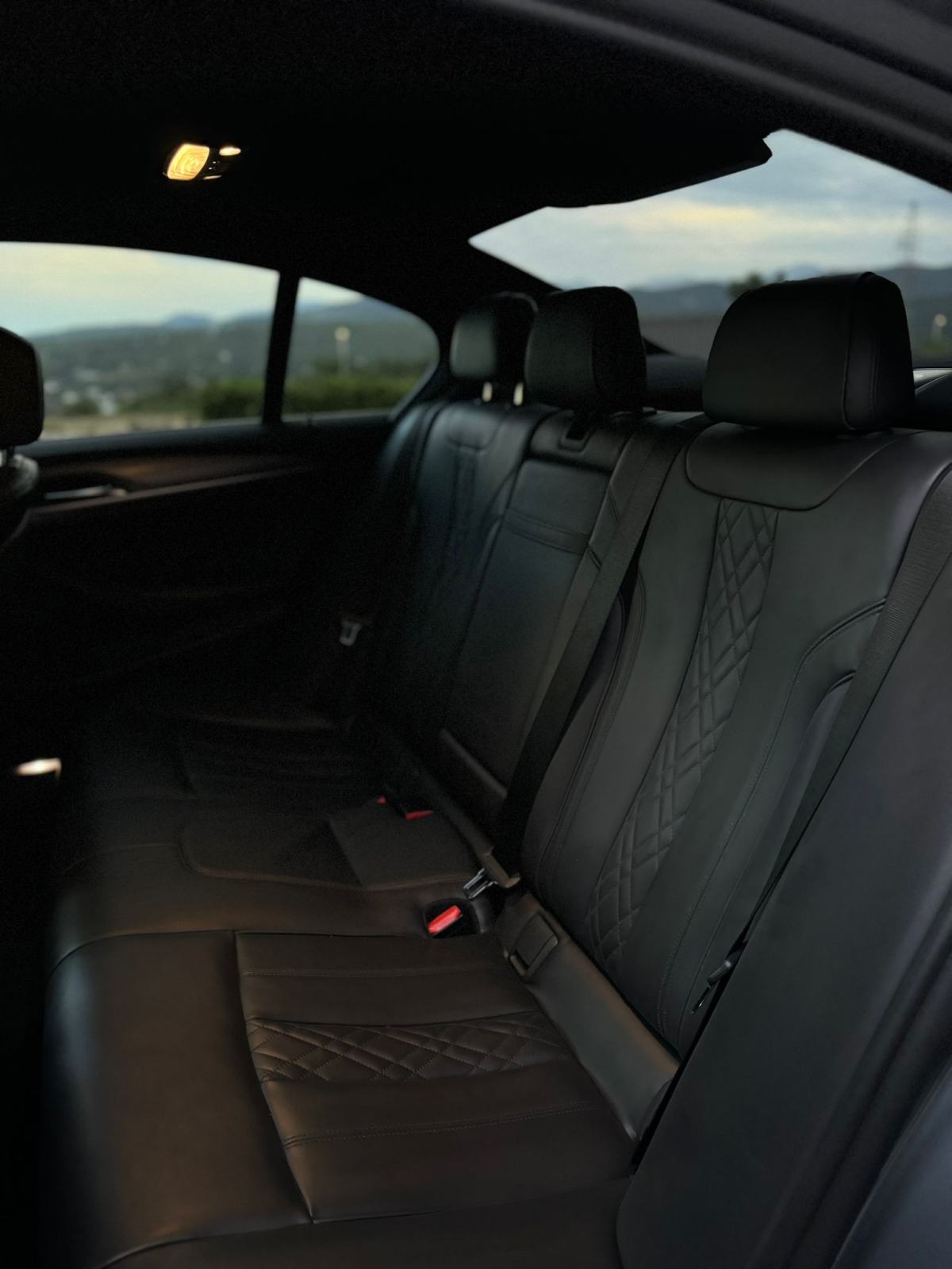 BMW 540xi -m paket visoko individualiziran- prvi vlasnik i novo stanje, fotografija 10